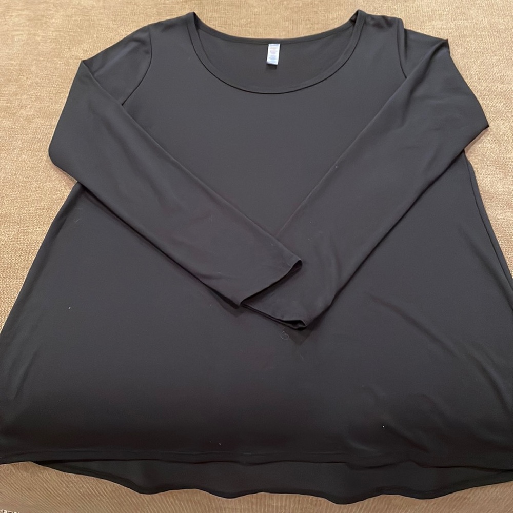 LuLaRoe Lynnae Long Sleeve Top size Large
